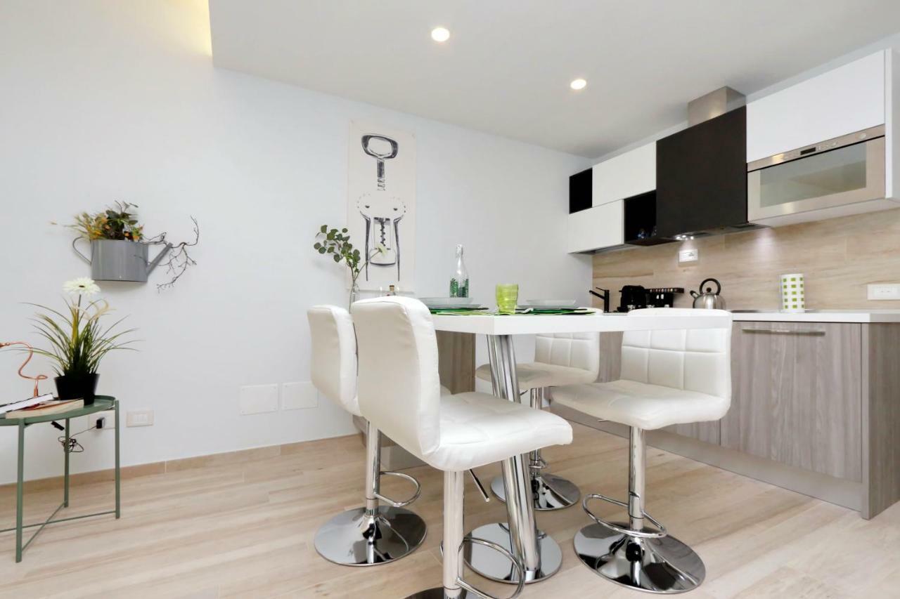 Green Terraced Apartment. 3 Stops From Colosseum Luaran gambar