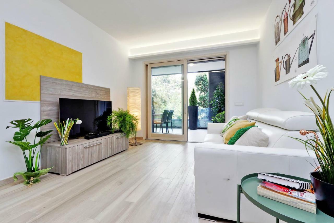 Green Terraced Apartment. 3 Stops From Colosseum Luaran gambar